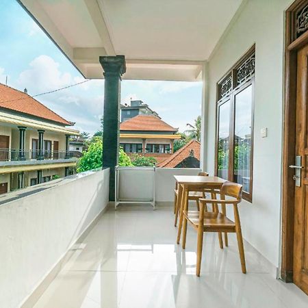 Esty House Hotell Ubud Exteriör bild