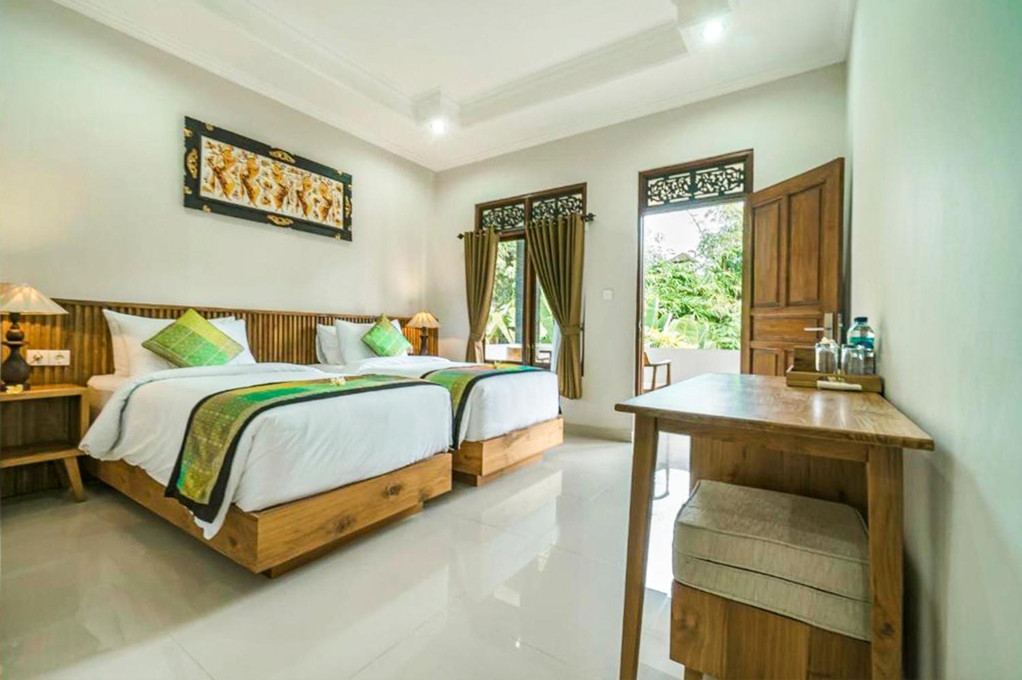 Esty House Hotell Ubud Exteriör bild