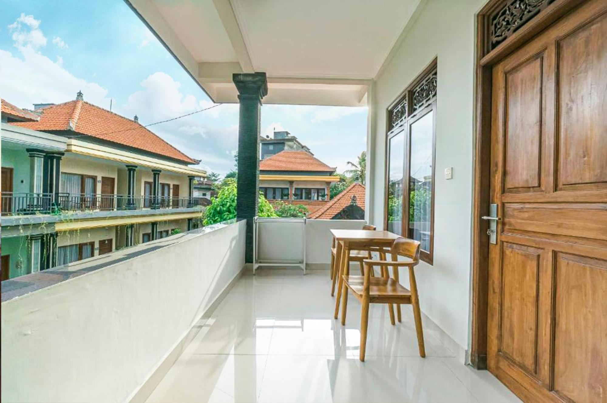 Esty House Hotell Ubud Exteriör bild