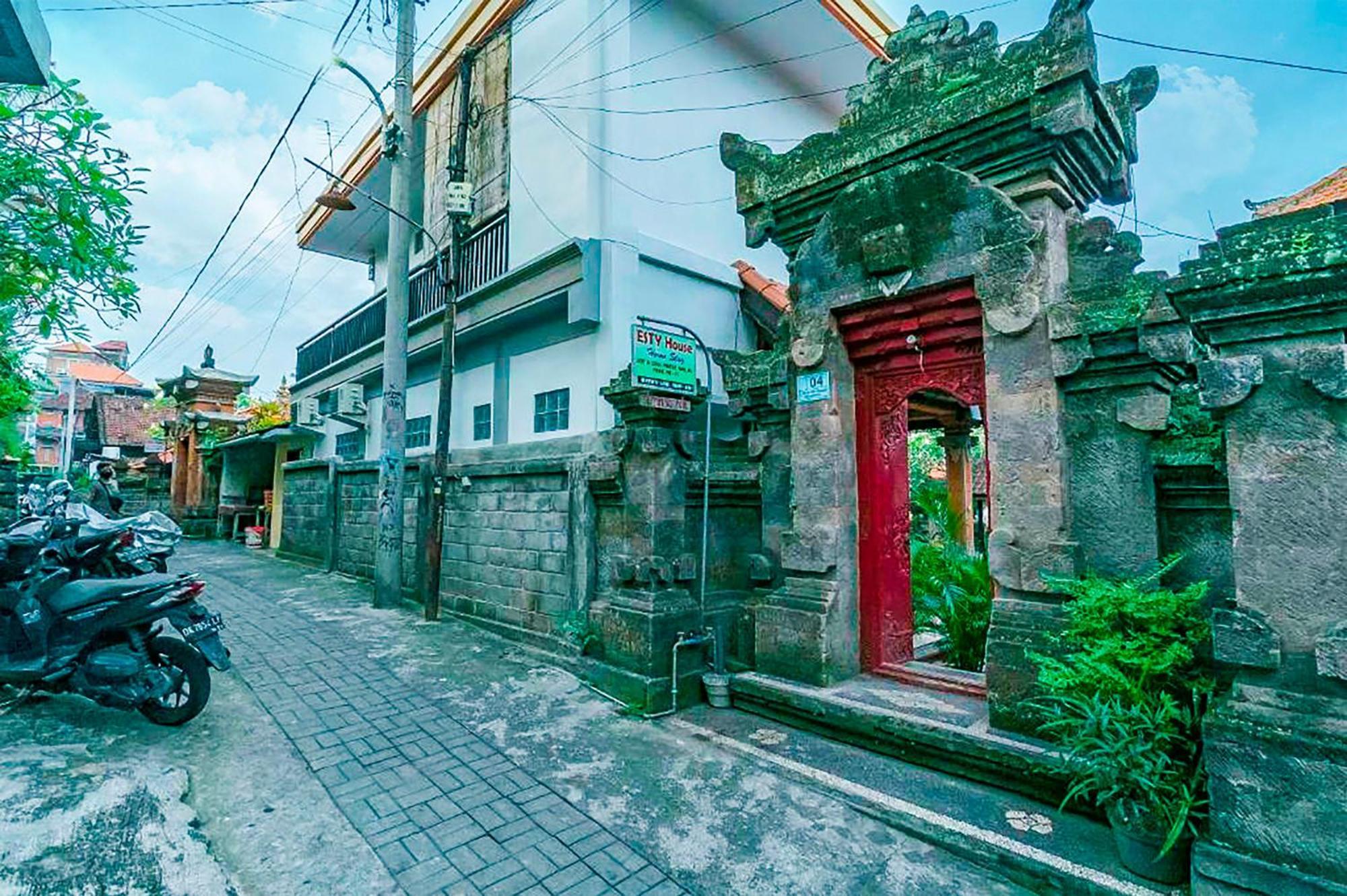 Esty House Hotell Ubud Exteriör bild