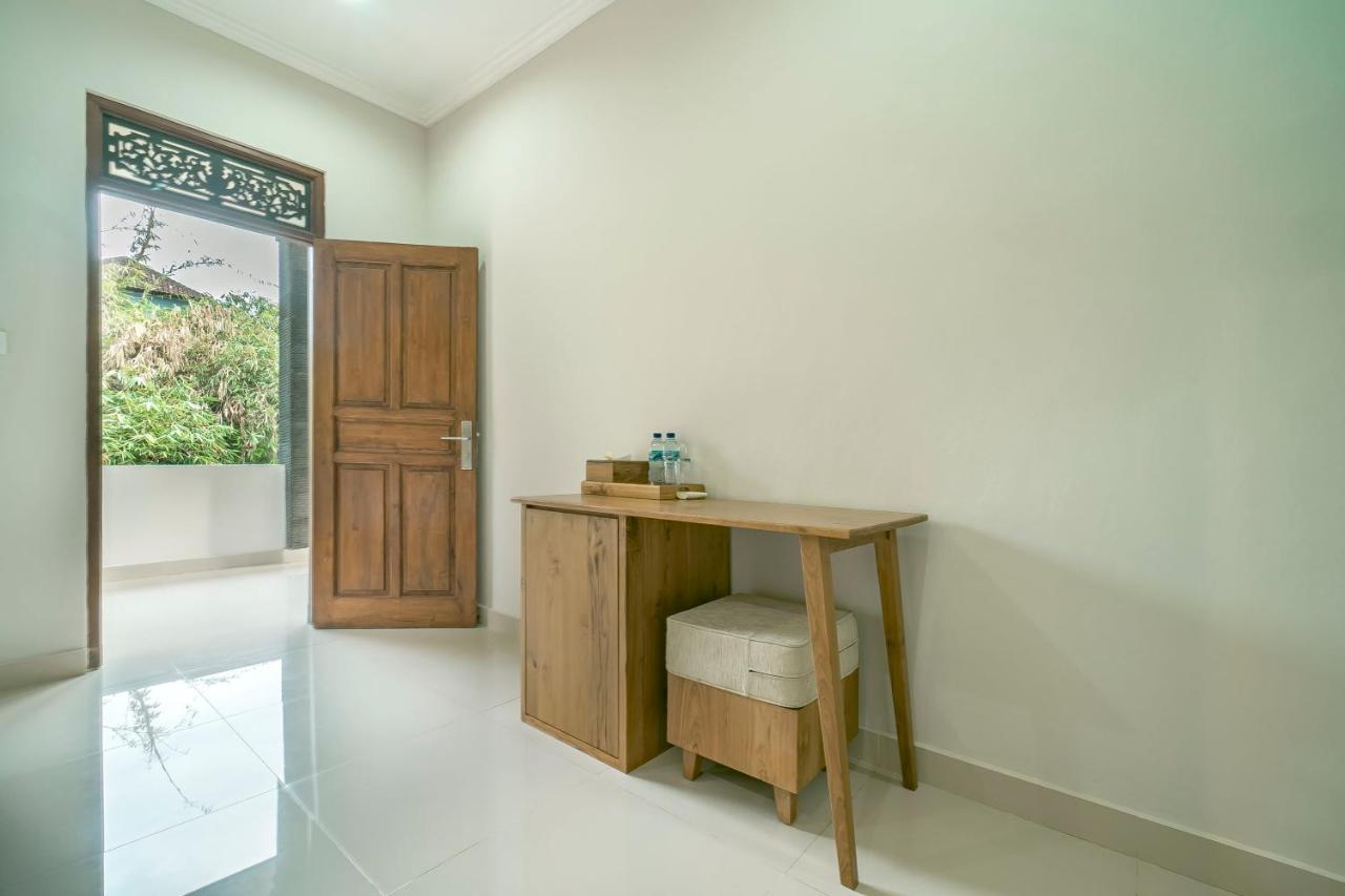 Esty House Hotell Ubud Exteriör bild