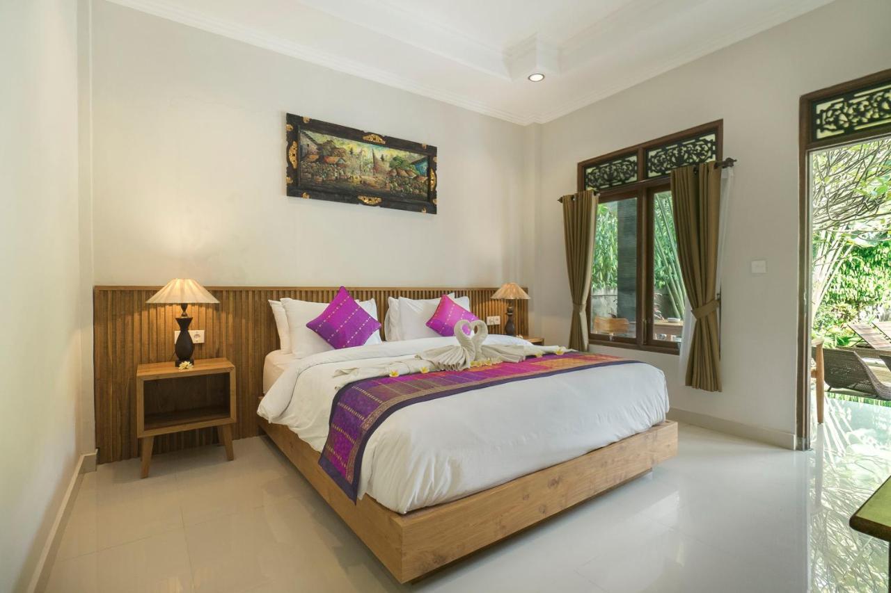 Esty House Hotell Ubud Exteriör bild