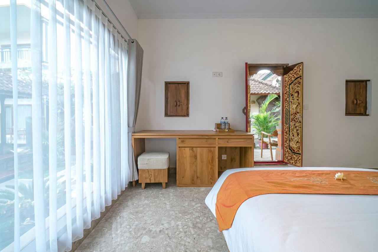 Esty House Hotell Ubud Exteriör bild