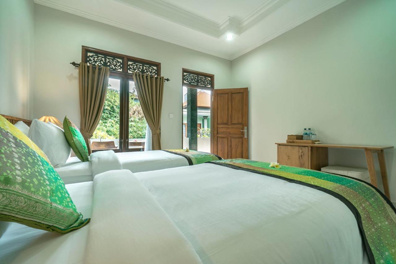 Esty House Hotell Ubud Exteriör bild