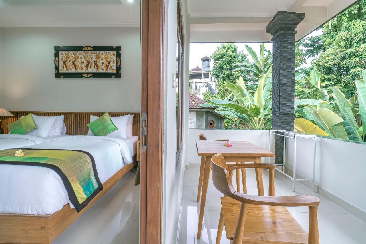 Esty House Hotell Ubud Exteriör bild
